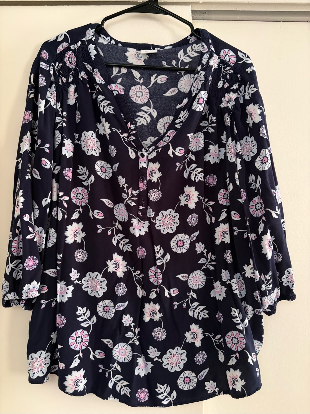 croft & barrow Navy Floral V-Neck Blouse with Pink and White Flowers